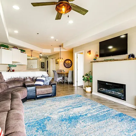 Waterfront Condo With Pool On Lake Of The Ozarks!